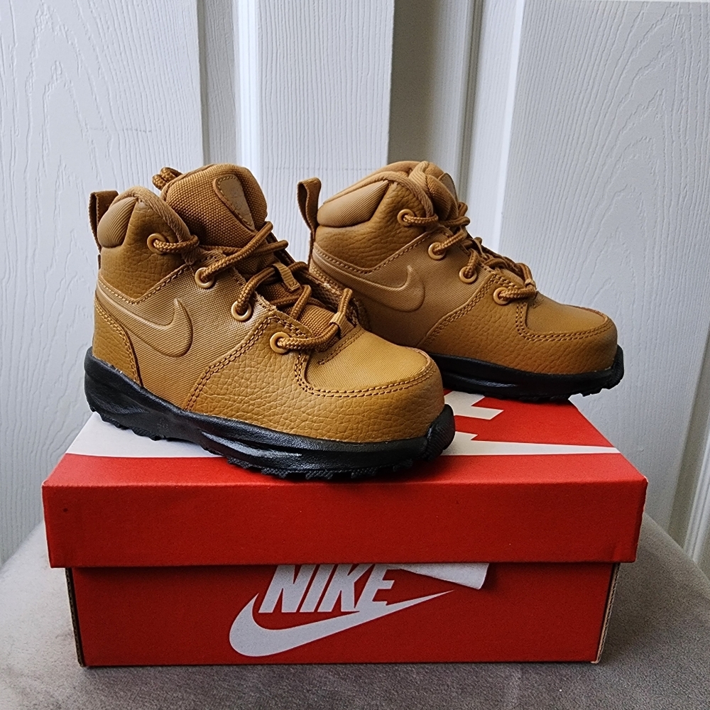 SOLD Nike shoes for toddler boys